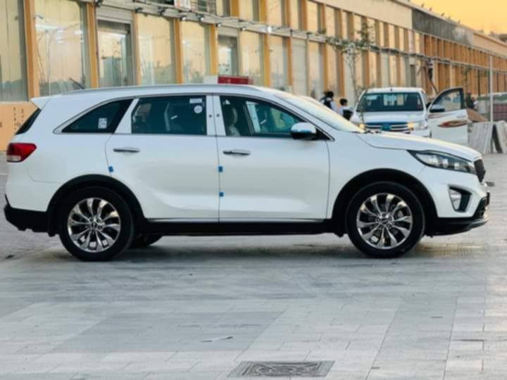 سورينتو موديل 2015 شكل موديل 16و 17 وارد خليجي  رقم بغداد انكليزي دولي  باسمي  مكينه سته سلندر سبعه راكب مواصفات فول للأخير وارد  خليجي  بيها صبغ خشم البنيد فقط والبقيه مكفول كفاله عامه  السعر 190 وبيها مجال للاستفسار *********** مكانها ناصريه المركز وشكرا جزيلا
