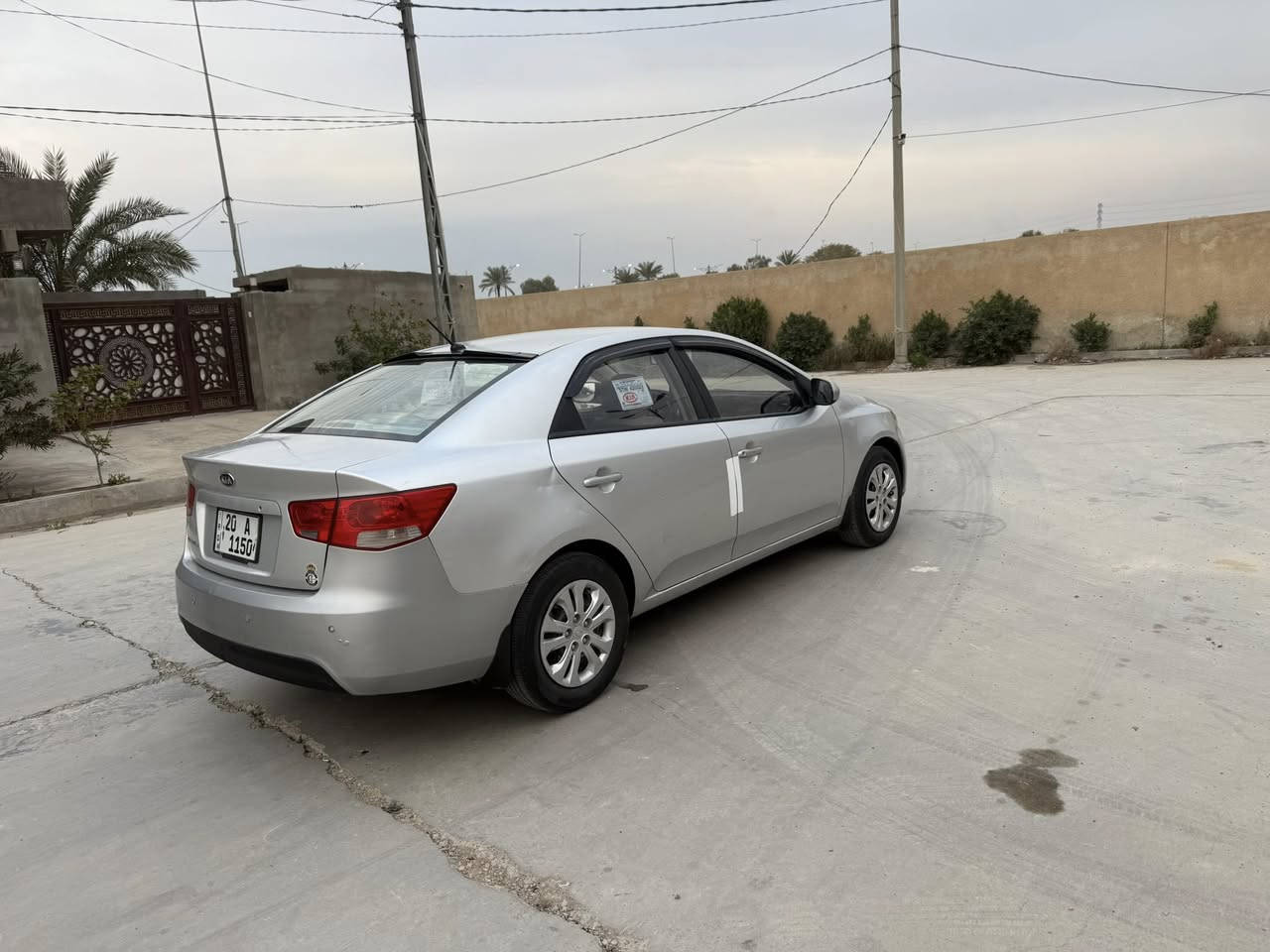 تقبل الله طاعتكم اخواني
سيراتو موديل ٢٠١٠ خليجي محرك ١٦٠٠ دوش 
سيارة مكفوله من ضرر والصبغ عدى كلير شي قليل بالبنيد 
محرك كير كفاله صدر تخم تاير جديد رقم سنويه جدد 
السعر ( ٩٣ ) مكاني بعقوبه / ***********
