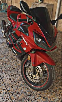 للبيع افوراي 2004 مكينة 600cc دراجة رقم بغداد سنوية با اسمي دراجة عليه...