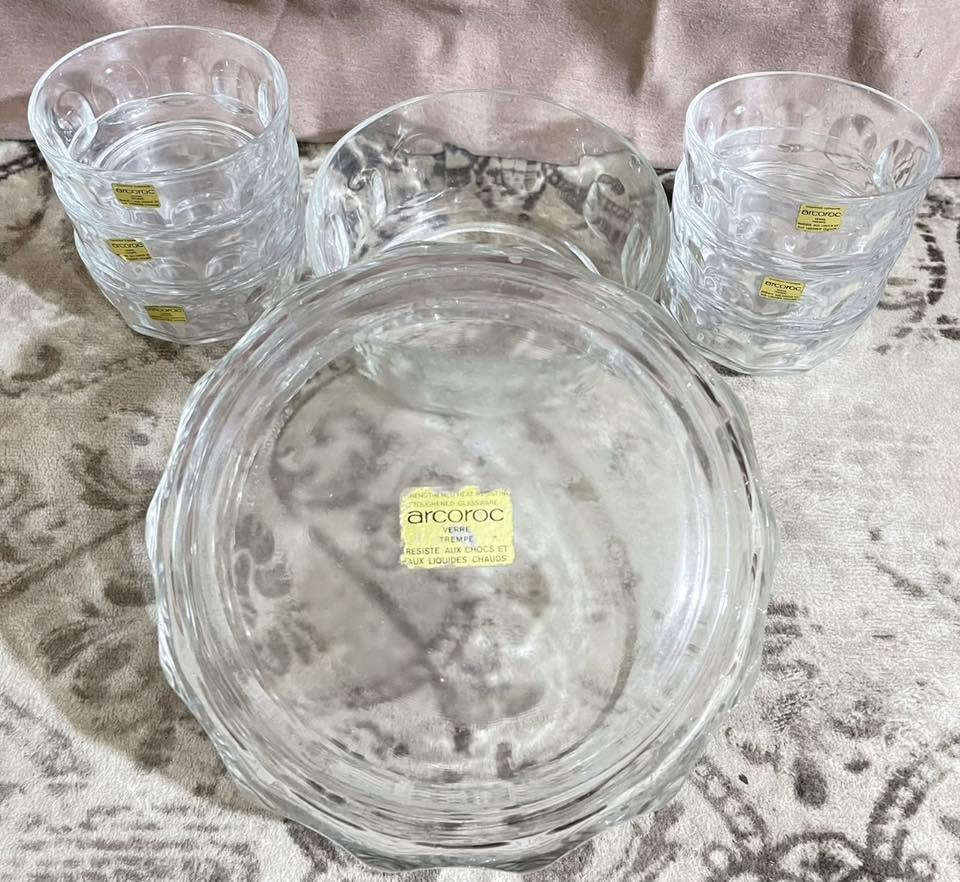 طقم كاسات (٨) قطع واحده كبيره واحده وسط و(٦) صغار اركوبال فرنسي لوك غير مستخدم ختم حفر وستيكر القياسات كالتالي الكبيره قياس القطر ٢٣ سم والعمق ١٠ سم قياس قطر الوسط ١٨ سم والعمق ٨ سم وقياس الصغار القطر ١٢ سم والعمق ٦ سم السعر خاص لطفاً يوجد توصيل لكل محافظاتنا الحبيبه


**إذا كنت صاحب هذا الإعلان وتريد حذفه لأي سبب، رجاءا أرسل رسالة إلى الدعم الفني**