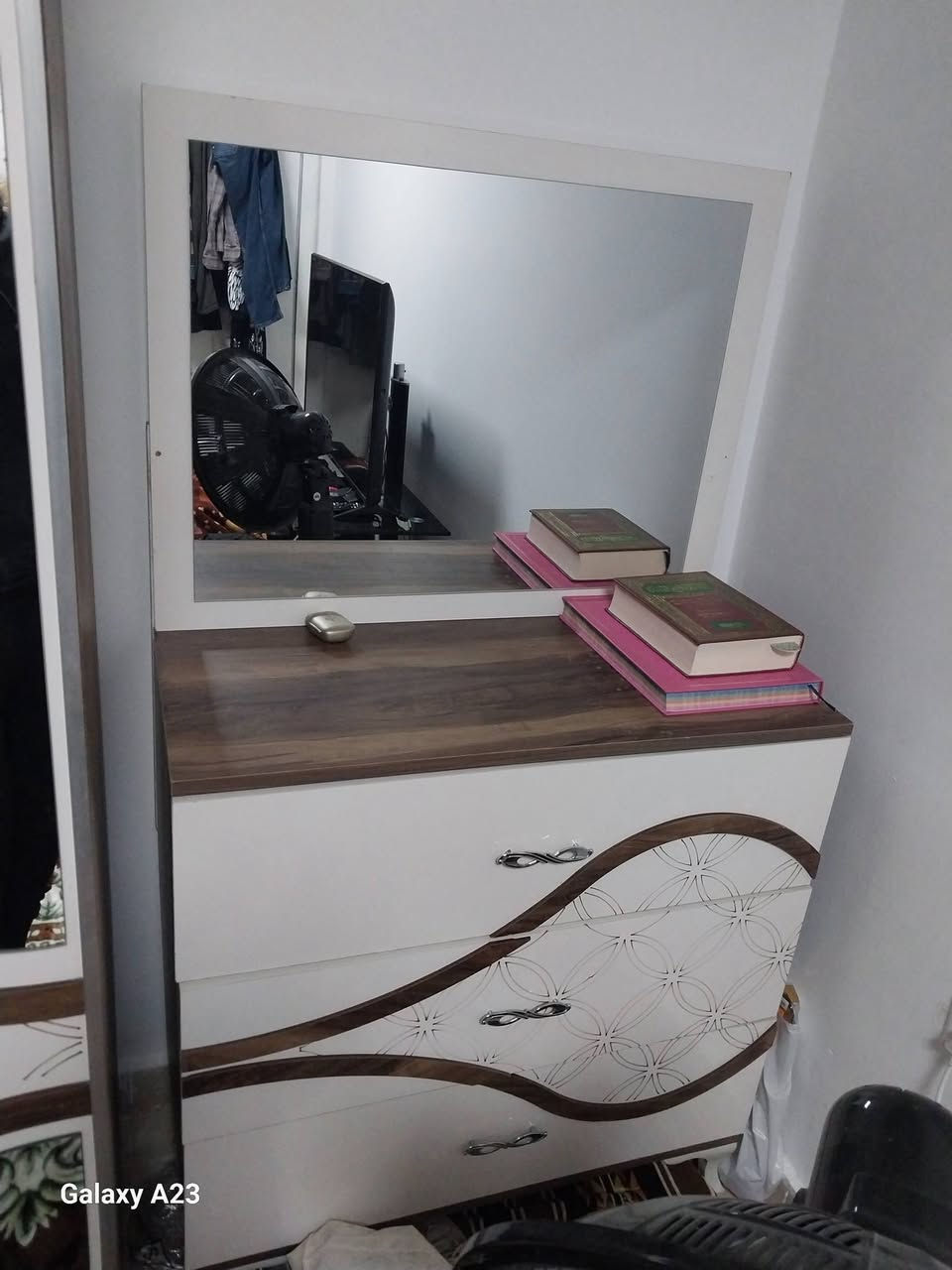 سلام عليكم غرفه نوم للبيع 
الاتصال على الرقم الواتس اب *********** وتدللون
