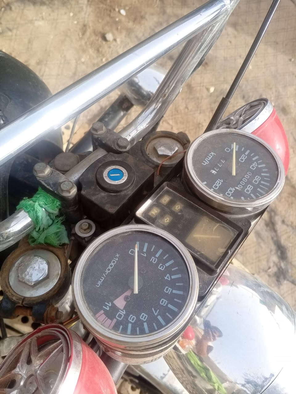 ستوتة صقر للبيع موديل 20 مكينة جديده كير بوكس جديد اكسن جديد تخم تاير كهرباهيات كلة شغالة تخم تاير كهرباهيات كلة شغالة سلف هندر تشتغل ركبة ملحومه قليل بدون اوراق اتكفل سرقة وعشائر سعرة 750 الف وبيه مجال الشراي يخابر وبي خير ويدلل مكاني بغداد ستوتة جديده وبلعافية على الياخذه ***********
