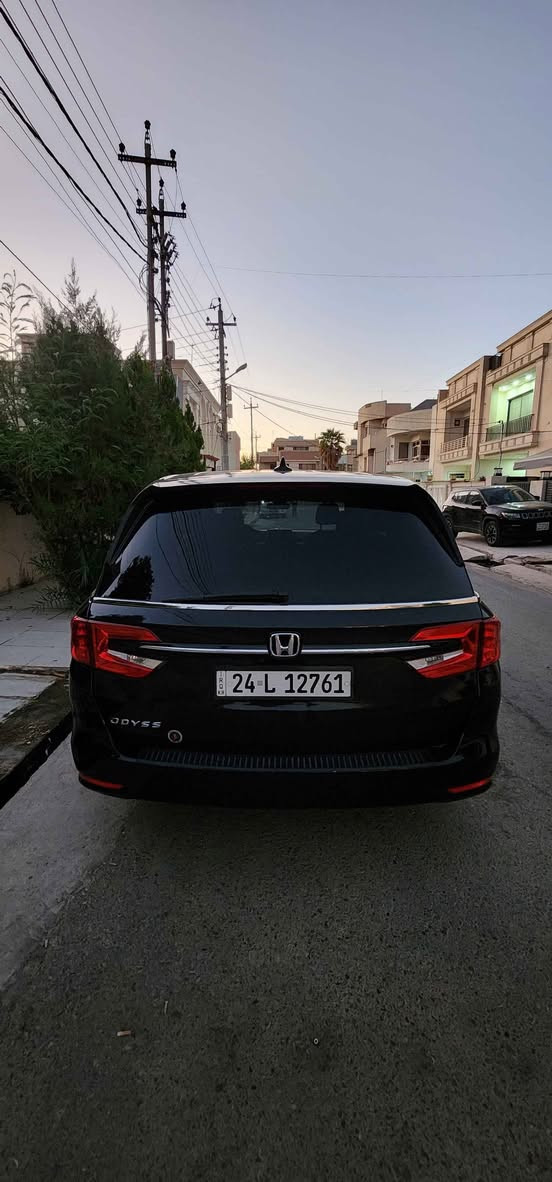 * هۆندا ئۆدیسی یابانی ئەصڵی مۆدیل ٢٠٢٢
* ٢٨٠ هۆڕس پاوەر، ٦ پستنی ٣.٥
* فول فول مواسەفات: کوشن جلد، خەتی جادە، سوکان پایڵت، دەرگای کارەبایی، پەردە، سندوق شەفت، سەنلایت، ئۆتۆ هۆڵد و ئۆتۆ برێک، ئۆتۆ لایت و ئۆتۆ ستارت (شغال) و زۆر مواسەفاتی تر.
* نرخی ئەمە لە ئەمریکاو کەنەدا ٥ دەفتەرە بە نوێیی پڕفرۆشترین سەیارەیە.
* ٤ تایەی نوێ ٢٠٢٦ بۆی کڕاوە
* پاتری ئەی گی ئێمی گرانبەها ٢٠٢٦ کڕاوە
* کامل فیت پەمپی بیلادی زیادە لەگەڵە بە قاعیدەوەو بەکارنەهاتووە
* خێمەی بیلادی خۆی لەگەڵە، هەموو ئەشیای هەیە لە بەغدا و موسڵ یان بە ١ هەفتە لە دوبەی
* ٢ پارچەی سبوغە سندوق و چامڵغ کەمێک دواوەی گرتووە
*دەرگای سەکن کلێری ئەمریکا بێ دەعم
* پێش کەپش بێ ئێرباگ.
* ٧٧ هەزار کیلۆمەتر ڕۆیشتوە.
* نرخی ٢٠٥ مەعامەلەیەکی زۆر کەم. پەلەی فرۆشتنم نیە.
*********** أربيل, العراق
