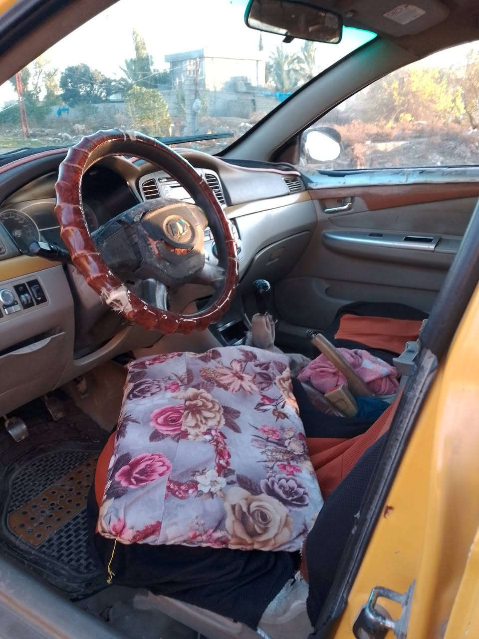 السلام عليكم
ليفان 620تكسي 
رقم بغداد
محرك بيه خيط بخار
تخم تاير 
گير عادي 
محرك كورلا 
السعر 33وبيها مجال 
للاستفسار الاتصال على الرقم 
***********
