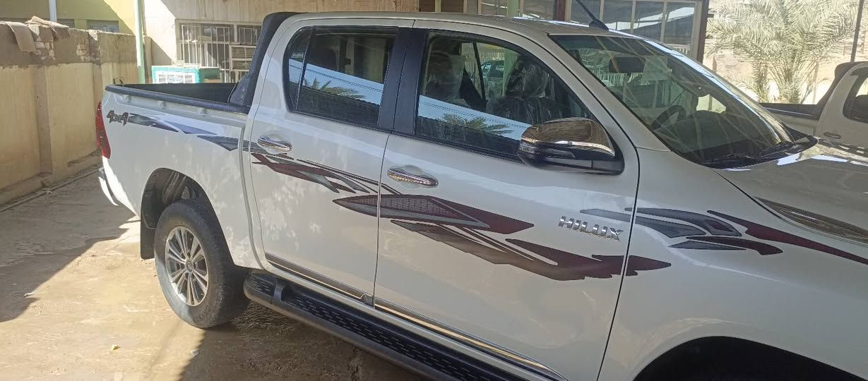 سلام عليكم
فور ويل 
 سعودي 
اوتوماتيك 
موديل 21 
بصمه 
تبريد كشنات 
تبريد قطعتين 
دبل سنتر لوك 
رقم قادسيه 
سياره جديده ومكفوله من ضربة صبغ تبديل 
السونار مرفق مع الصور 
المكان الديوانية 
السعر 305
بي مجال 
***********
