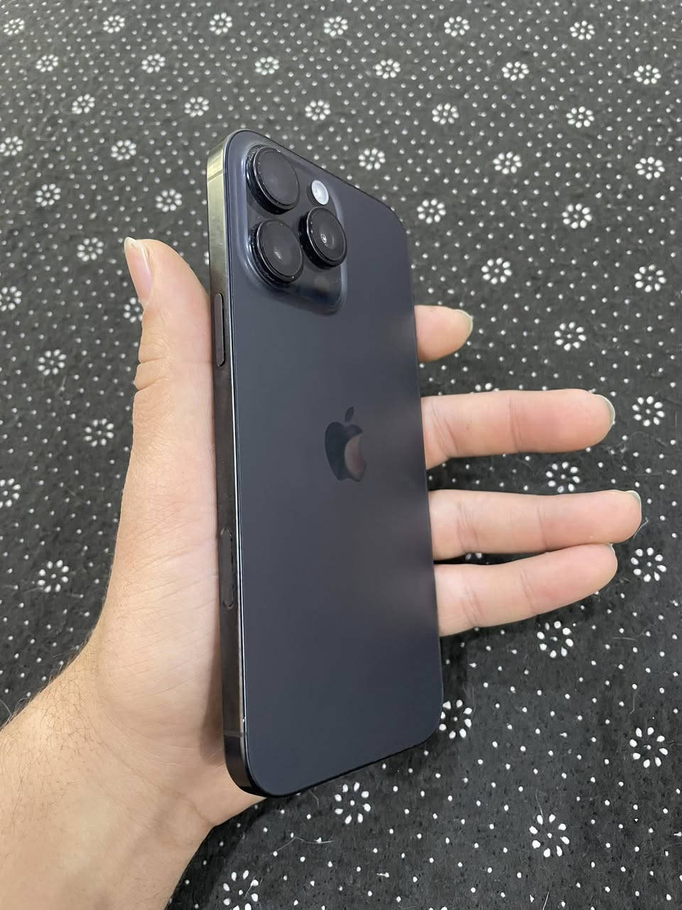 سلام عليكم
١٦ برو ماكس
نورمان ما مفتوح ما مبدل شي بعدو جديد 
نضافه فول ما بي جلوخ 
ذاكره ٢٥٦
تك
شرط فحص جهاز ما مفتوح ما مبدل شي
بطاريه ٩٤ عدد دورات ٤٠٦
 
السعر مليون ٢٩٠ الف

العنوان موصل ايسر حي وحده

خاص مفتوح وا اتصاله***********/***********
