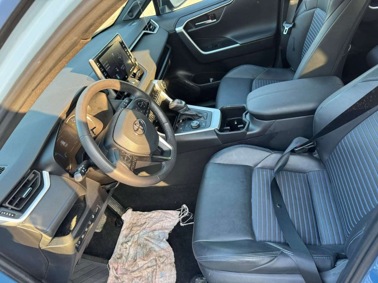 ‎السلام عليكم...
‎راف فور 2022 هايبرد محرك 2500
Xse فول مواصفات
رقم بغداد
حادثها حافه الباب وجاملغ الامامي
‎السيارة تو كلر
‎اشاير بالمري
‎  5 كامرات 360
‎فور ويل درايف
‎تشغيل بصمة
‎انارة ترحيب
‎هاند بريك بصمة
‎دخول ذكي
‎تحكم ستيرن فول
‎سلايد
‎ثلاث انظمة للقيادة ايكو و سبورت و نورمال
‎شاشة تدعم كار بلي
‎كامره خلفيه دواره
‎نقطه عمياء
‎رادار خلفي
‎رادار امامي
‎تحديد مسار
‎تحديد سرعه
‎الدشبول والكشنات امطرز ازرق
‎تدفئه كراسي
‎كراسي جلد
‎لد امامي زنون
‎خزن كراسي 
‎مرايه وسطيه كامره
‎صندوق كهرباء
‎ستيرن تدفئه
‎نظام صوتي JBL
رقم بغداد 
‎23500$ السعر
مكاني بغداد
***********
