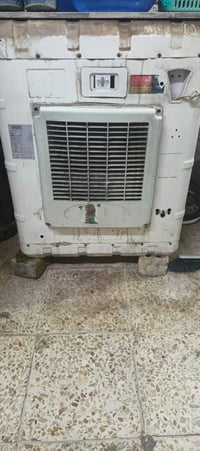 مبردة • حجم ٢٠٠٠ • نظيفه