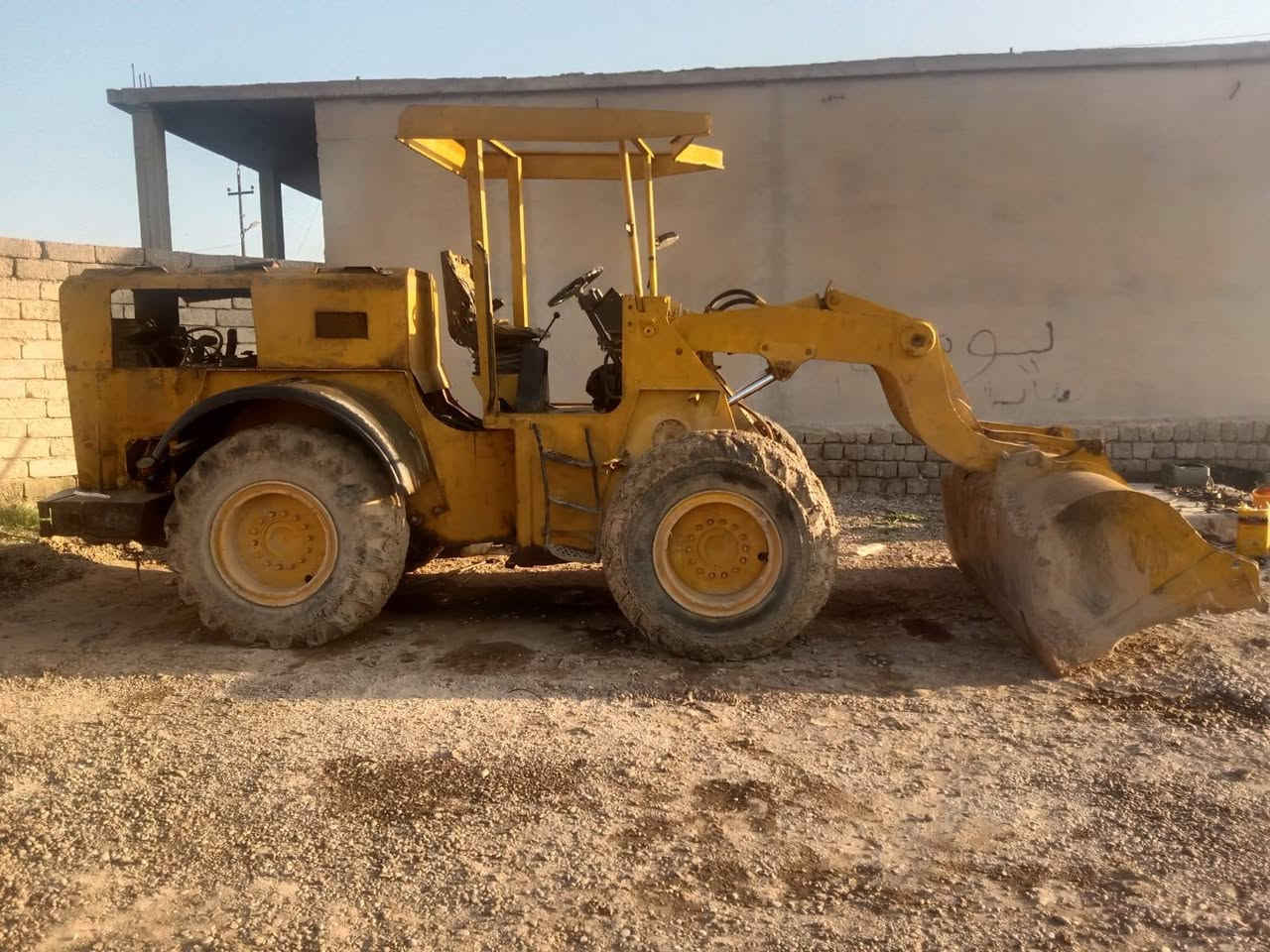 السلام عليكم شفل للبيع نوع  هانوماك حجم٣٥ محرك بيركنز ٦سوبركير كمبكتر السعر ٤٠ ورقه وبي مجال ابيع كوم حديد مامسجل الاتصال على الرقم ***********
