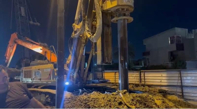 مباشر | العمل مستمر ليلاً في مشروع مجسر حي الحسين – حي العامل

تواصل الكوادر الهندسية والفنية التابعة لمجموعة شركات الرند أعمالها الليلية في مشروع مجسر حي الحسين – حي العامل، ضمن البرنامج التنفيذي للمشروع، بهدف تسريع وتيرة الإنجاز وتقليل تأثير الأعمال على الحركة المرورية خلال ساعات النهار. ويُعد المشروع من المشاريع المهمة لمعالجة الاختناقات المرورية وتحسين انسيابية السير في المنطقة.


**إذا كنت صاحب هذا الإعلان وتريد حذفه لأي سبب، رجاءا أرسل رسالة إلى الدعم الفني**