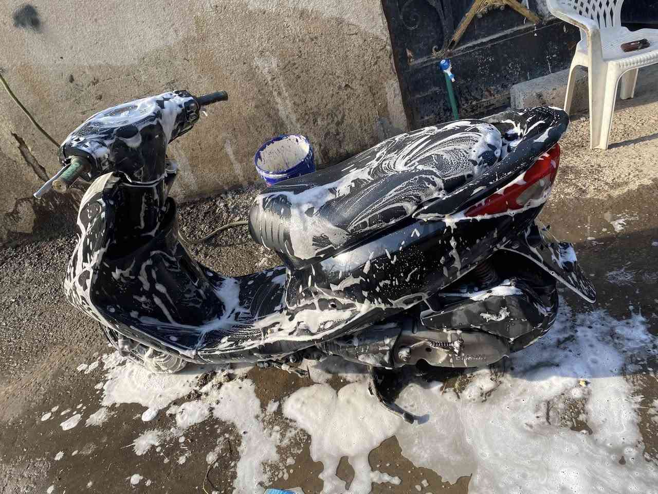 سلام عليكم بريز نضيفة محرك مال رمبة بعدة بجيس الدراجة خير من الله عليهة محرك جديد شلعا معدل مفول كهربائي كلة شغال بريكات بل مكان ثنينهن كيجات يشتغلن ولكشر كدامك السعر 800 وبيهة مجال *********** واتساب فقط مكاني جسر المثنى بغداد
