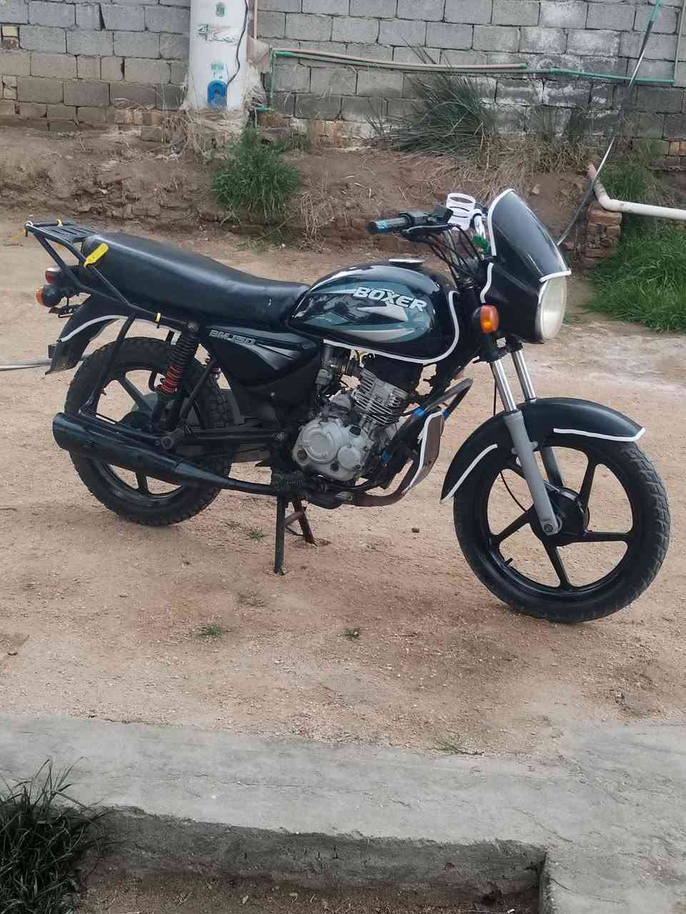 دراجه بوكسر للبيع مكان بابل السعر 650 وبها مجال دراجه جاهزه من كل شيء***********
