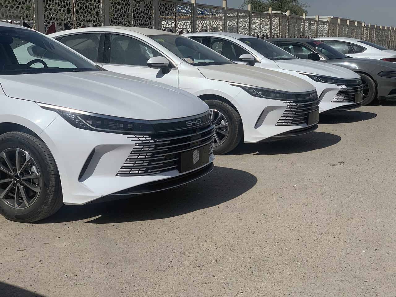 سلام عليكم بي واي دي دستروير موديل ٢٠٢٥ صفر كيلو متر اليوم تثبت لوحات غراض كاملة شاحن اصلي شركة كفالة عامة 
مكان الاعلام 
***********
