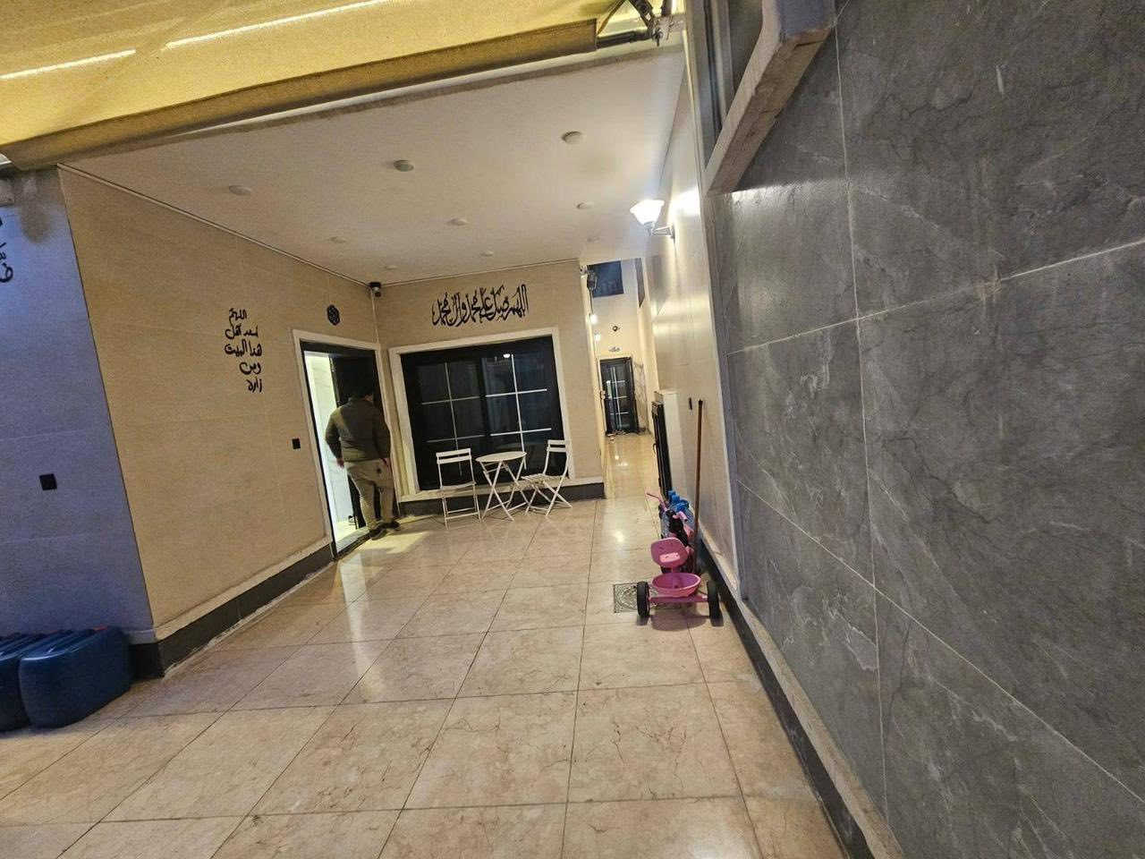 🤚السلام عليكم 🤚

⬅️الدار للبيع
☑️رقم اعلان 770

☑️بيت بناء حديث المساحه 《٢٠٠ متر》  طابقين ونصف

☑️الواجه《 ١٠ متر 》النزال 《٢٠ متر 》

☑️الواقع في حي الجهاد مربع  الطائي بالقرب من شارع الامن القومي

☑️ومجمع النسيم السكني

☑️محتويات البيت《 7 غرف نوم 》《5 خدمات》

☑️《 صاله ضيوف كبيره 》《 مطبخ  —هول داخلي 》

☑️《كراج يتسع لسياره ———وحديقه  داخليه》

  ☑️< ارضيه مرمر ——- واجهه بورسلين —- شبابيك المنيوم — ابواب تركيه >
👇👇👇👇👇👇👇👇
مراجعه مكتب عقارات حي حسين 
ابو طيبه اتصال
***********
***********
