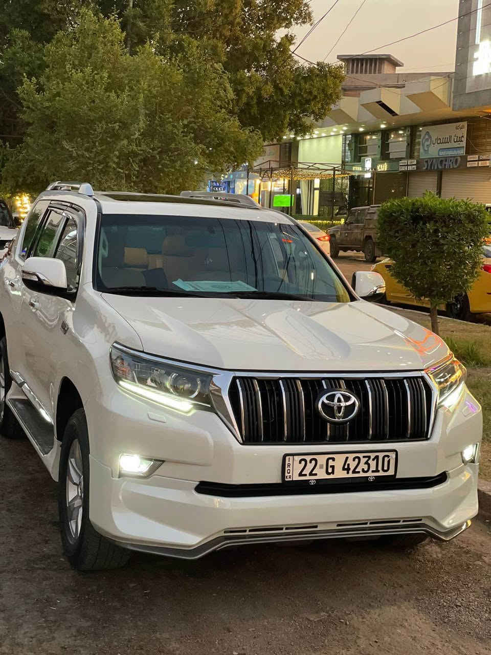 برادو TXS خليجي فوول ٢٠١٨
محرك سته سلندر  ٤٠٠٠
بصمه 
فتحه سلايد 
كراسي جلد
كراسي كهرباء 
فور ويل + نظام منحدرات 
حساسات كامره بلادي 
شاشه 
ثلاجه 
مغله ppf
زراك لايت 
زنون بلادي 
ماشيه 130 
رقم اربيل الجديد 
السياره بيه اتلث اصابع اباب خلف الصدر بارد فقط بدون فتح ونص دعاميه اماميه شخوط وعندي الصور قبل لا اصبغه 
السياره جديده بمعنى الكلمه بدون اي نقص من كل شي صيانه دهن فلاتر صدر كير مكينه كله جديد 
السعر  ٣٩٥٠٠ يعني ٣٩٠  ورقه السياره مصروف عليه تغليف ppf وعازل جام يوڤي 
الكراده شارع ٦٢
***********
*********** بغداد, العراق
