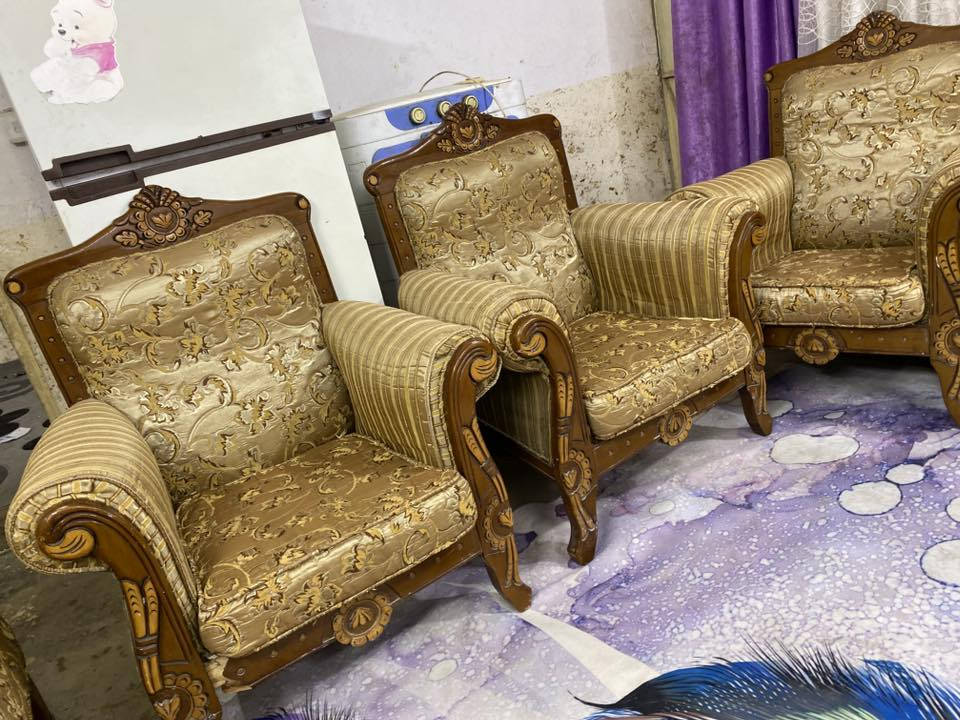 تخم زان مصري 15 مقعد نضيف اي ضرر مابي السعر 550 وبي مجال المكان بغداد ***********
