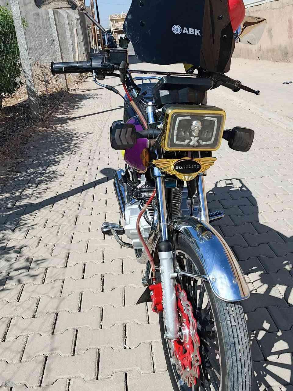 السلام عليكم دراجه للبيع ايراني سونك دراجه جديده موديل 2025  الدراجه كفاله من كلشي ما مفتوحه ولا اي شي على وضع الشركه تجي وشوف نفس الصور واحسن بيع وترهم مراوس بدراجه مرقم حسب الاتفاق سعر خاص موجود ورقم وبيك خير ودلل ***********
