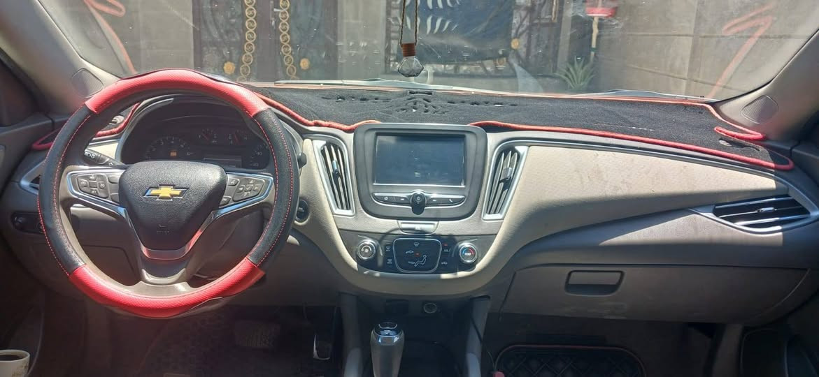 سيارة شوفرليت ماليبو 2018 وارد أمريكي (ضررها بچم ايمن) بيها 3 قطع تبديل
(السيارة ماشيه 149 الف كم) 
رقم دولي (بصرة) تحويل ثاني يوم 
السيارة موجودة بالناصرية قضاء الدواية ***********
