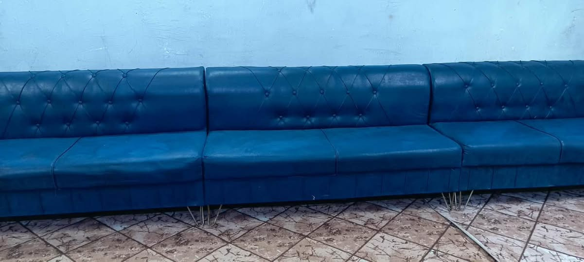 ديوان 34 مقعد تسكام درجه اولى اخو الجديد اي ضرر مابي السعر 900 وبي مجال المكان بغداد ***********
