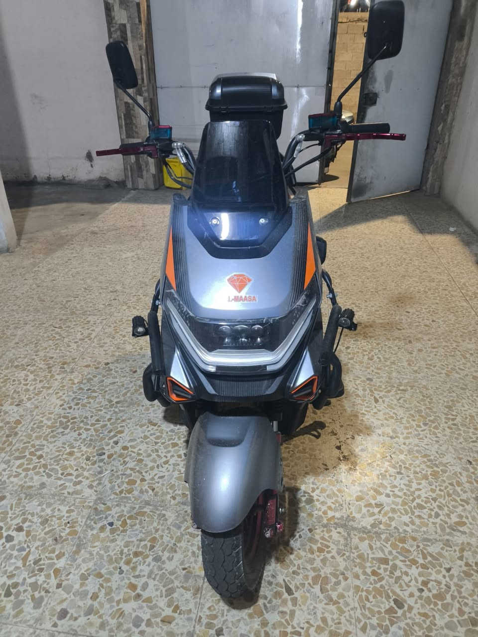 السلام عليكم دراجه شحن ألماسه موديل 2026  دراجه صارله أسبوعين مفتوح من الكارتون بعده على وضع الشركه 4 نمر ✈️ بصمات 2 كرتات 2 سماعة 🔊 بلوتوث السعر 800 وبي مجال للشراي مكانيّ الرمادي التأميم القادسية 2 رقم هاتف 📞 ***********
