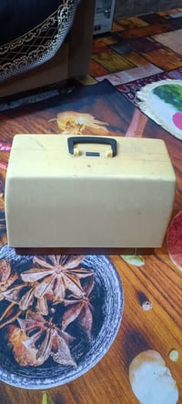 للبيع ماكنه خياطه جديده مامستخدمه اصليه سعرها 100 بيها مجالل  بغداد زع...