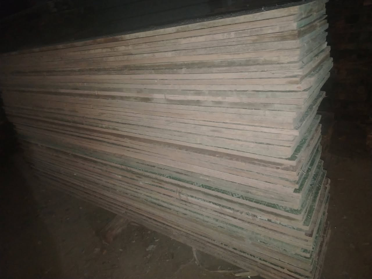 سلام عليكم بلايود للبيع مشرح على ٤٠ طول ستندر
العدد ٥٦ قطعه عل٤٠س مكاني حله حي نادر الثانيه *********** شراي يتصل
