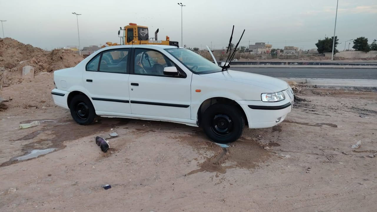 سمند موديل 11 جاهزه من الطول للطول ترايك لبغداد نقص فقط التبريد كفاله من الضربه والتبديل فقط القماره بيه صبغ اثر زنجار مو خياس والتصوير موجود قبل لا اصبغ بسم صديقي تحويل بالبصرة مشروع وطني السعر ب 45 وبيه مجال بسيط للشراي العنوان البصرة حي الاصدقاء ***********
