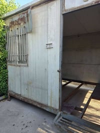 كرفان للبيع  بغداد الكمالية حي السلام قرب مركز الخنساء  07711405407