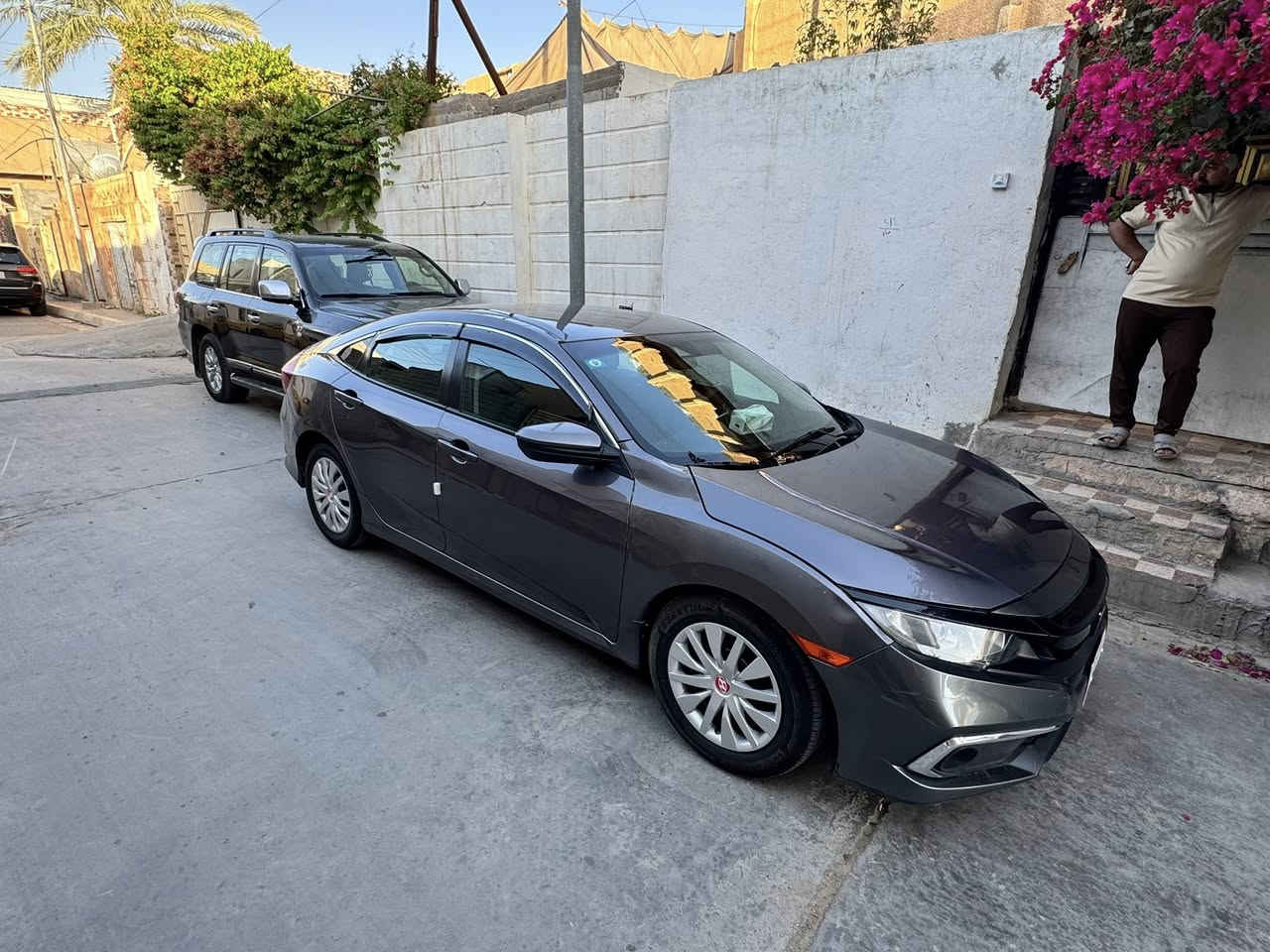 سلام عليكم هوندا سيفك 2021 رقم بغداد بسمي  130  $  بيه مجال ***********
