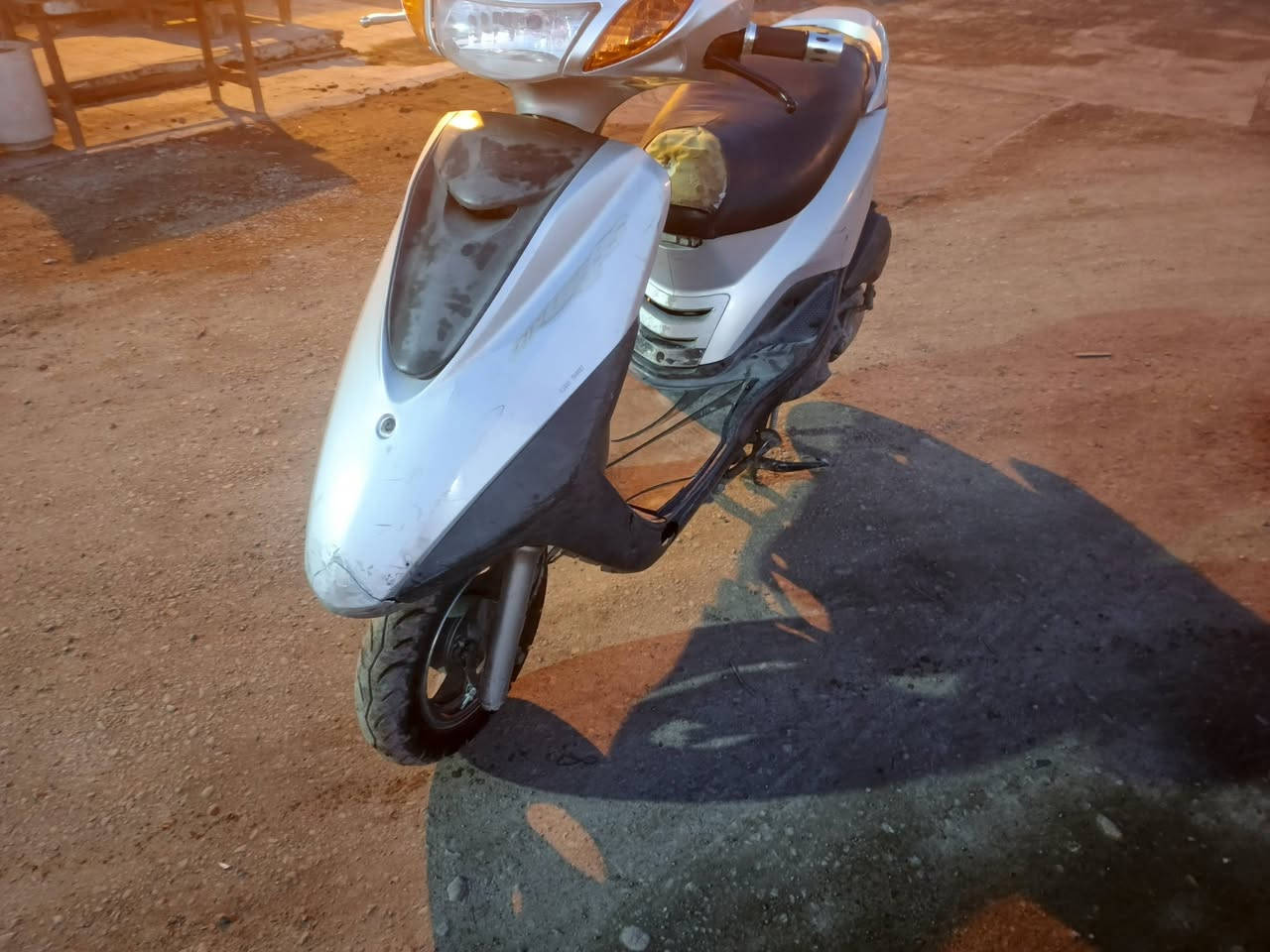 بريز لايت عالي
دراجه بلاديه ختم واحد
كابريتر بلاديه
سلف هندر سغال
كهربايات دراجه كلها شغاله لايت عالي ناصي اشاير شغاله
عنواني بغداد الشعله 
السعر 600 وبيها مجال
***********
