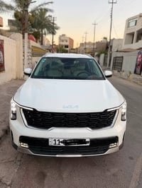 للبيع  كيا سورنتو موديل ٢٠٢٥ خليجي ضمان الشركة الدولية رقم بغداد ماشية...
