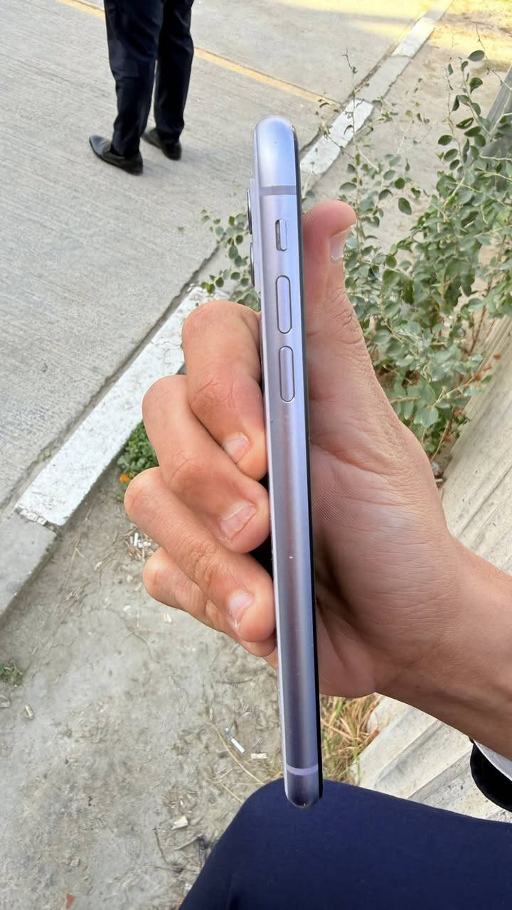 السلام عليكم ايفون 11 عادي ذاكرة 256 بطارية بطارية 77 بلادي مستبدل شاشه اصليه مال تفصيخ شرط الفحص وممئشر مكان بغداد. السعر 275 وبي مجال ***********
