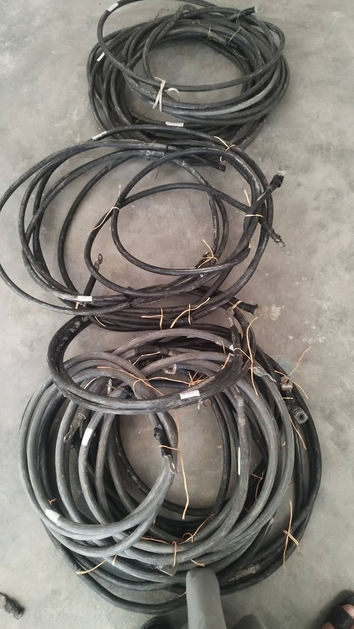 كيبلات نحاس ابو 95 للبيع مقطع من ثمن أمتار ونص ونته نازل
***********
