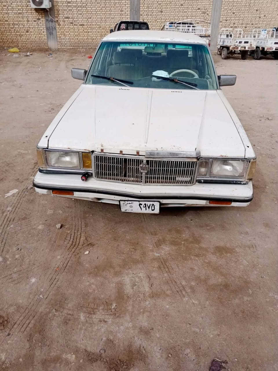 سيارة سوبر للبيع مكينه اثنين ونص رقم صدامي  السعر 20 ورقة وبيها مجال المكان سيد دخيل ***********
