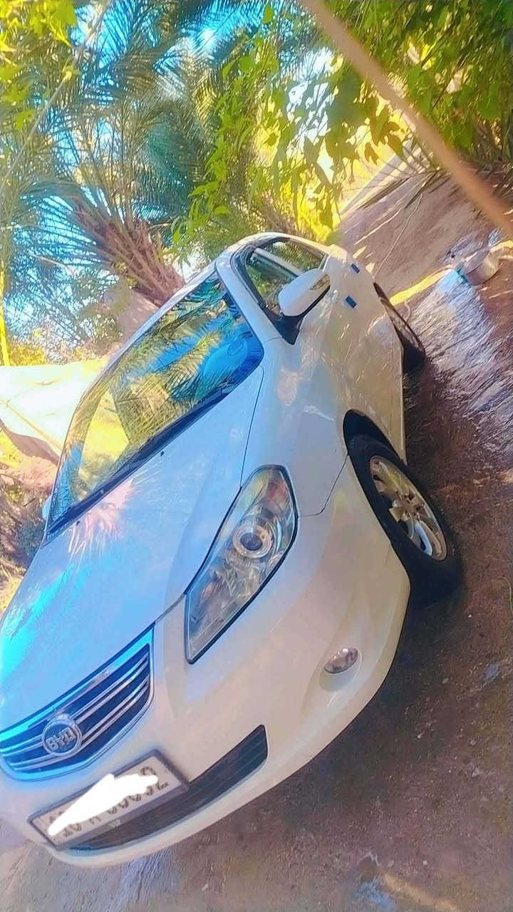 سلام عليكم بي واي دي
2013 تفاصيل اكثر 
***********
مكلف بلنشر 
رقم صاحب السيارة
