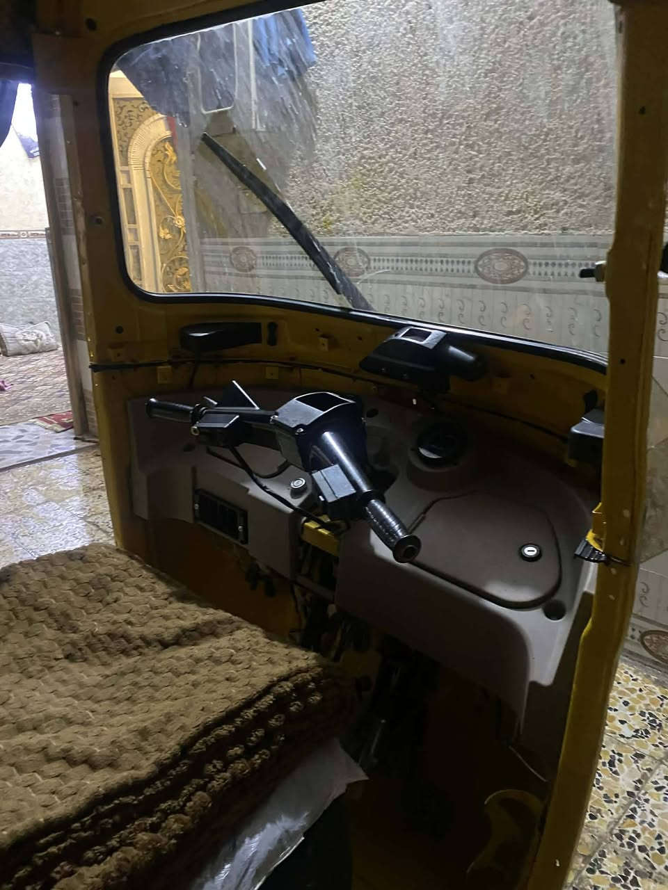 تك تك موديل 2018 اوراق معمره تعمير كامل ومصبوغه نضيفه المحرك واكف يحتاجله تجفيت أو شرك ابيع كومت حديد اتصال ع رقم او خاص ***********
