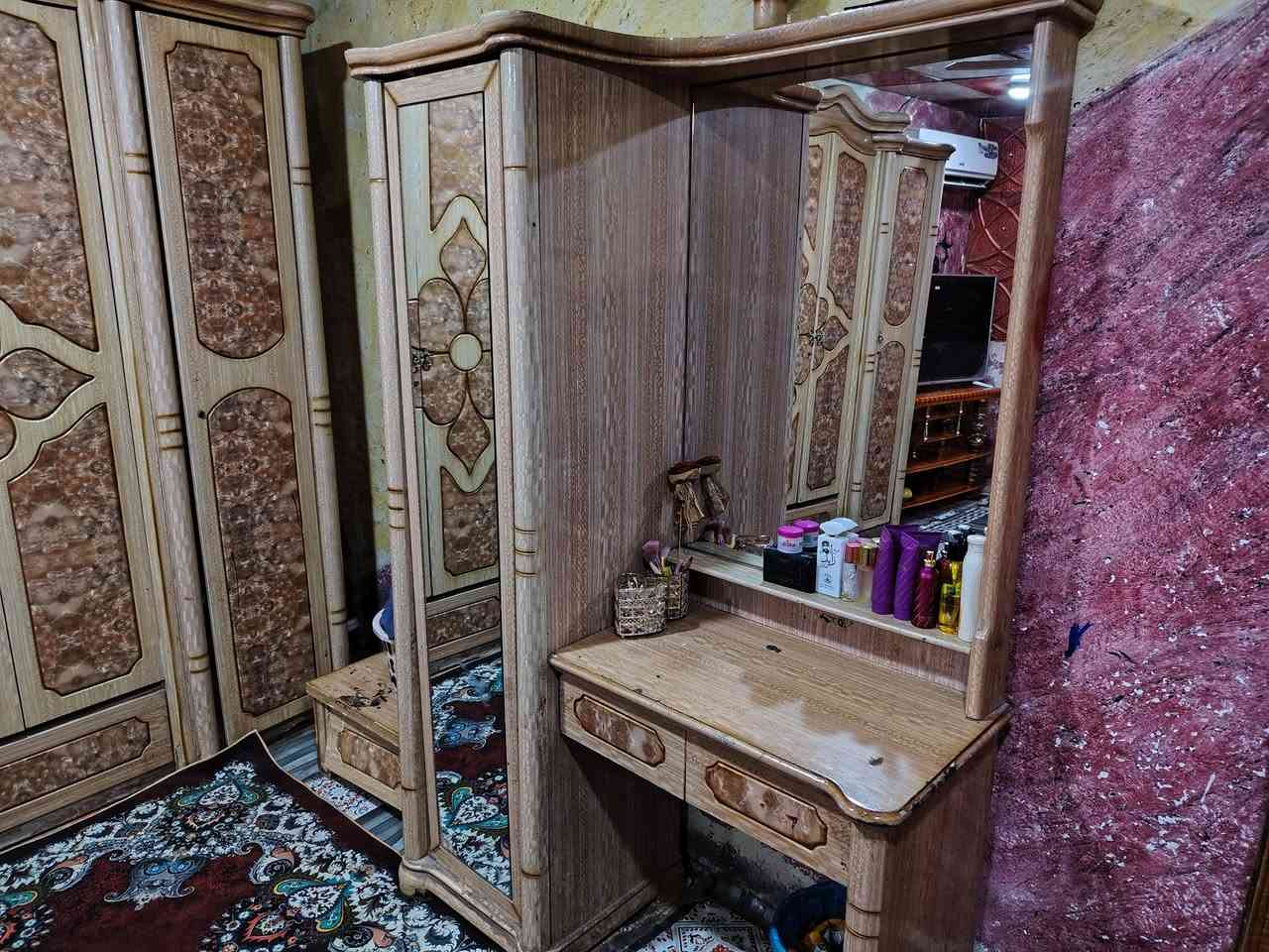 غرفه  مستعمله للبيع السعر ٢٠٠ العنوان البصره الزبير رقم التليفون ***********
