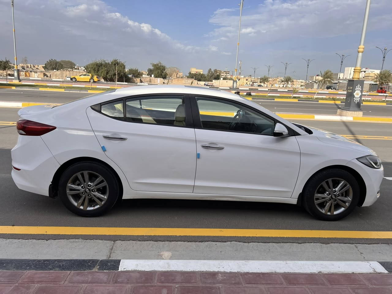 النترا 2017 خليجي  فول مواصفات1/1
كفاله عامه من ضربه وصبغ 
سونار موضح بلمنشور 
 السعر 147ورقه 
رقمه كربلاء  سنويه لل2028
مكاني كربلاء ***********
