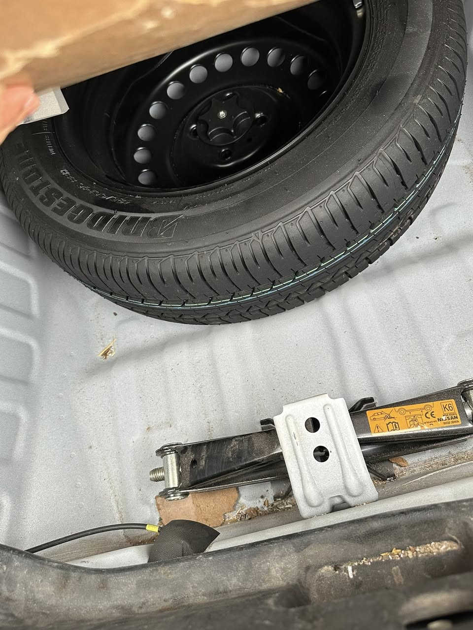 سلام عليكم صني للبيع 2025كفاله عامه من كلشي عد شخص صغير بطرف الباب الخلفي على كد إصبع ماشيه 23 زيرو سياره مكان نجف مو صفات معروفه سعر 120وبيها مجال بسيط رقم ***********
