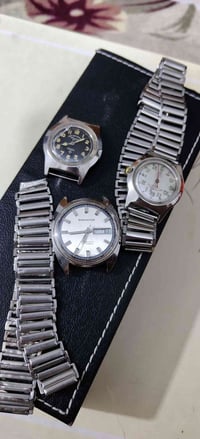 بسم الله الرحمان الرحيم ثلاث ساعات سويسري عاطلات يحتاجين صيانة اثنين و...