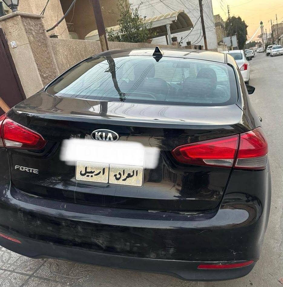 السلام عليكم (( للبيع )) (( مكلف بالنشر ))
السيارة كيا فورتي موديل 2018 أربيل لون اسود طخات بسيطة  مابيه ضربة ولا صبغ وارد أمريكي رقم الشاصي أعلاه ماشيه 73 الف 

السعر :- 125 ورقة وبيها مجال 
العنوان :- الدوره 
الاتصال :- ***********

وبالعافيه على صاحب النصيب ❤️
