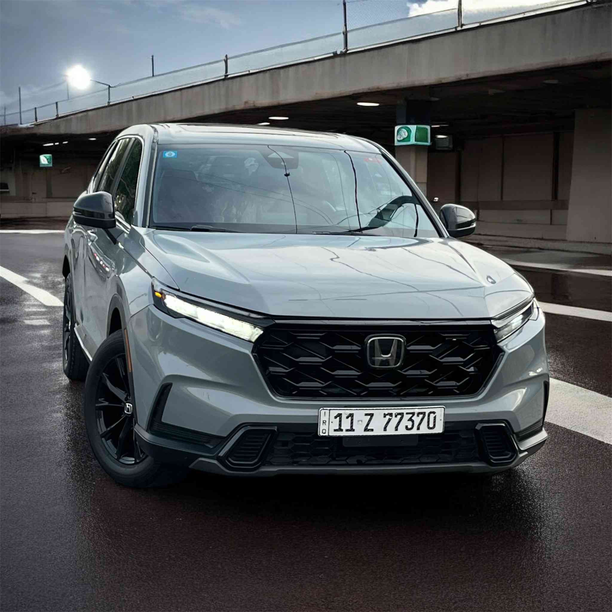 هوندا crv 2023 sportياباني
حجم المكينة 2000 هايبرد 
ماشية 36 الف
فور ويل 
المواصفات بصمة دخول ذكي 
فتحة سقف 
كشنات جلد وكهرباء وتدفئة 
قطعتين تبريد 
رادار امامي وقيادة ذاتية وتحديد مسار 
#السياره مصبوغة عام بعمان الصباغ ماخذه الواهس وباقي يرش بجم كبس خلف كبس 
حادثه مضروبه وداخله جوه شي عالي حسب كلام اهل الخبره واضح بالصور مرفقة أسفل المنشور 
السعر 169 ورقة 
مكاني بغداد ***********
