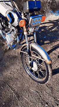 سلام عليكم شباب 
دراجة يراني البيع دراجة ادوات 🛠 ادوات 
محرك برفاز مجفته ودراجة تعميره كله جديد 
وكلشي شغال بيها ضفير جديده اشاير 
السعر 430وبيها مجال بصيط


**إذا كنت صاحب هذا الإعلان وتريد حذفه لأي سبب، رجاءا أرسل رسالة إلى الدعم الفني**