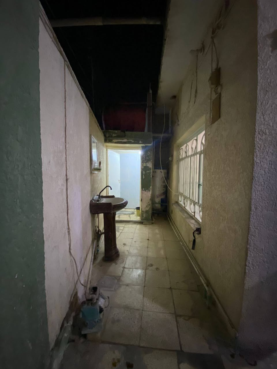 دار الإيجار بمصولية طابقين
طابق الاول غرفة وهول ومطبخ وبراني وصحيات 

وطابق الثاني غرفتين وصاله وصحيات 
***********
