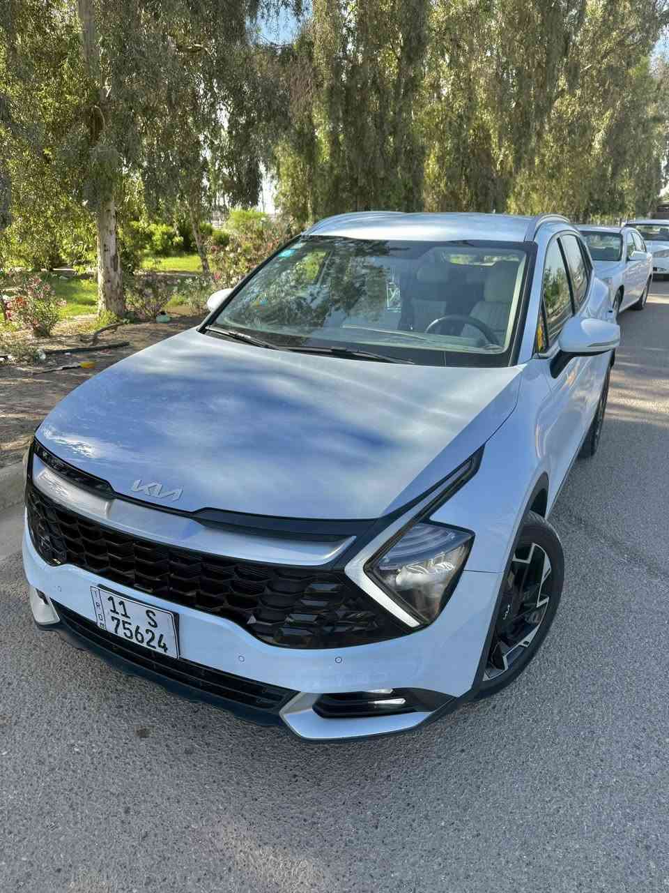 السلام عليكم
كيا سبورتج 2023 
خليجي الشركة الدولية 
مكفولة كفالة عامة 
خاضعة للضمان 
علة وضع الشركة استخدام شخصي 
فول مواصفات عدى البنراما 
المواصفات 
:  حساسات أمامية + خلفي
: لايت زينون + LED 
:بصمة 
: تشغيل عن بعد 
 : بصمة دخول الابواب 
: دشبول شاشة دجتال 
 :كاميرا خلفيه دواره
 :المقاعد مخمل لون بيجي   
 :فحص أنظمة السيارة 
 : حساسات اطارات 
 : مقود  جلد حياكه
 : شفتات مقود: 
 : قطعتين تبريد
: هاند بريك بصمة
مكاني بغداد ناحية الرشيد 

————-السعر 210

***********
