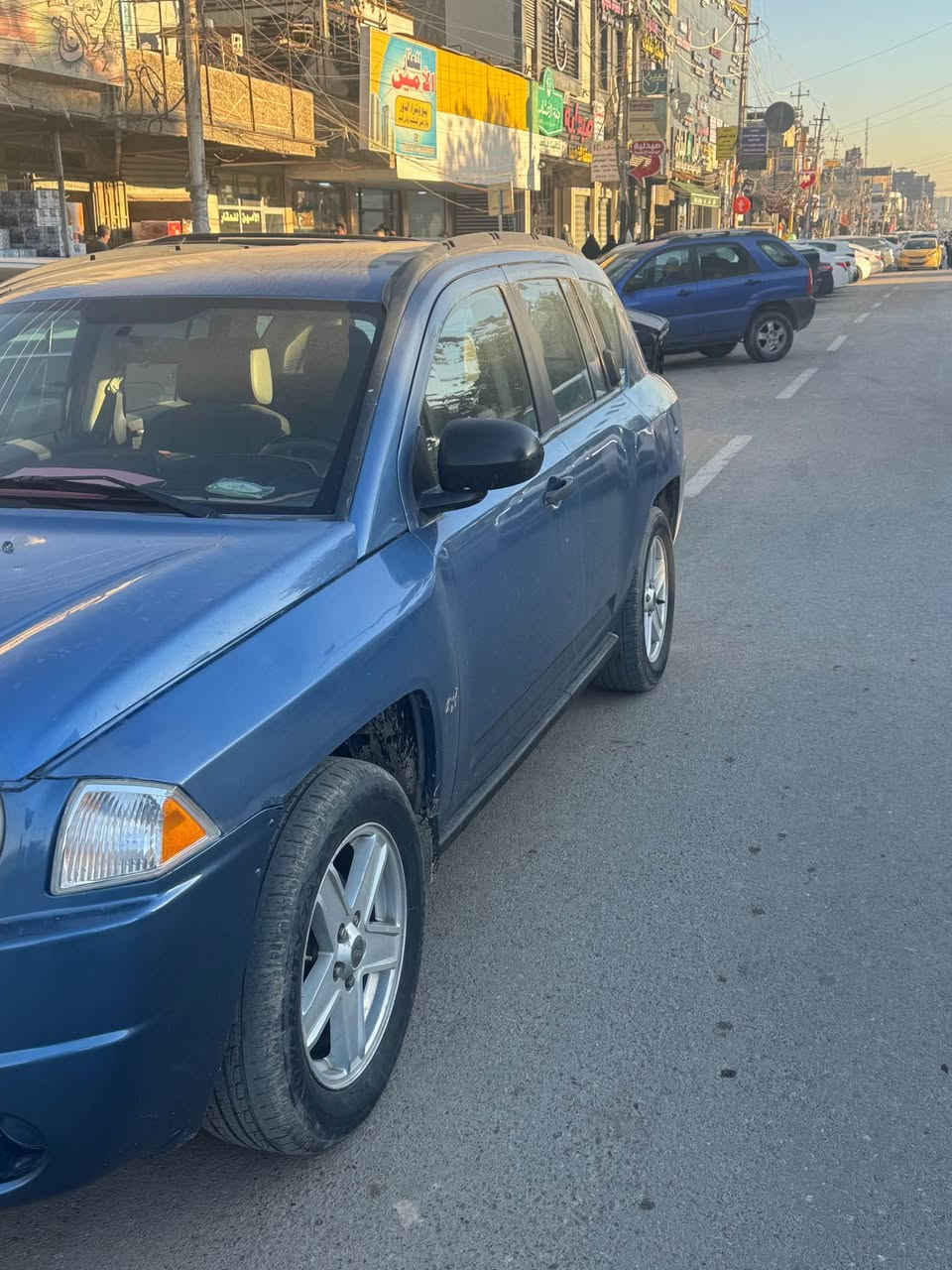 السلام عليكم 
جيب كومباس موديل 2007 
السيارة كلش حلوة وجاهزة من كلشي 
محرك 2400 دوش 
كير ومحرك مكفول 
تبريد تدفئة شغال 
صدر كامل جديد 
باتري جديد 
تايرات بحالة ممتازة
حادثهة جاملغ خلفي وصندوك 
والباقي مكفول 
السعر 77 وبيهة مجال بسيط 
بيع او مراوس بشي اقل
*********** بغداد, العراق
