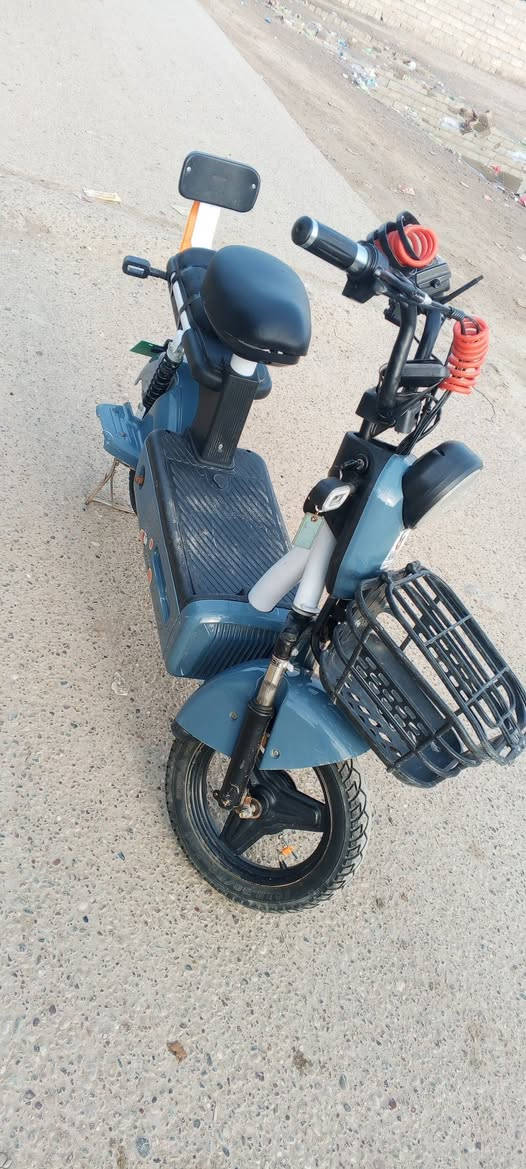 بايسكل شحن حجم 14 للبيع او مراوس ب تلفون اتصل ***********
