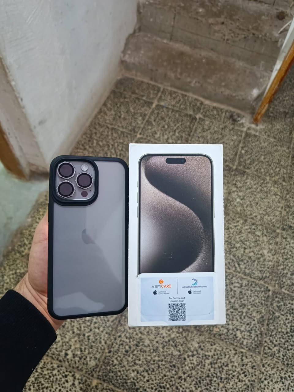 سلام عليكم.
آيفون 15PRO MAX 
جهاز نضافه فول شخط مابي اي عيب مابي  فقط مستبدل شاشه اصليه الوانها مثل البلاديه عبالك مامبدله 
لون. رصاصي 
ملحقاته كامله 
بببجي 120فريم سلاسه فول بلا لاك وبلا حماوه الترا اكستريم 
كامرات زلال 
صوت فول ستريو 
جهاز موصفات هواي بي

حمايه كامرات كفر ويا شاحنه بايكته كل جاهز 
ذاكره256
بطاريه 🔋88جانت 90نزلت بل تحديث بس شحن مايصرف خلاص 
سعره650 

بي مجال بصيط
مكاني فلوجه. 
رقمي ***********
