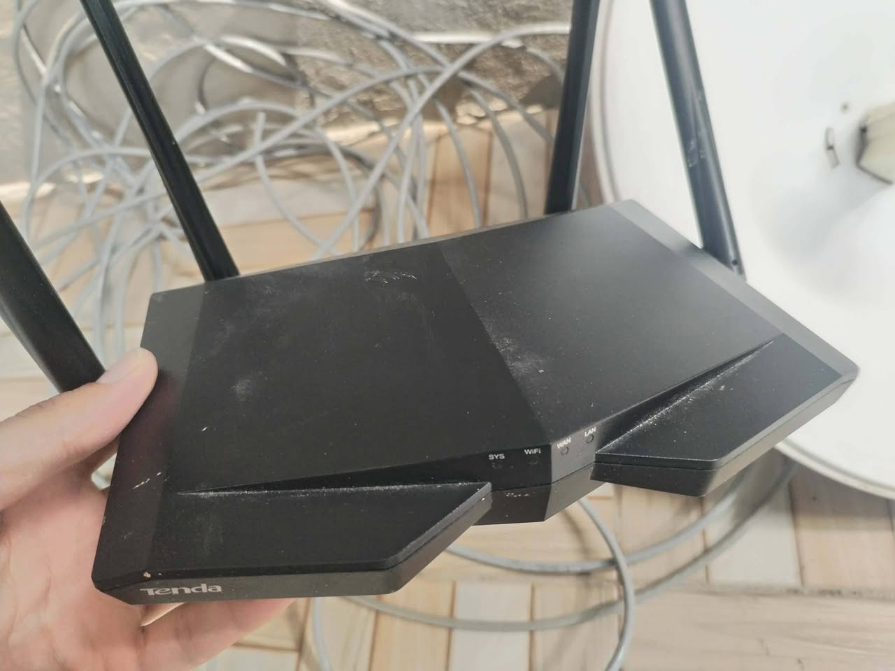 السلام عليكم
منظومة انترنت كاملة للبيع ( واير + راوتر + نانو )
 نظيفات 90% 
السعر 80 الف بي مجال 
العنوان سايدين حي المعلمين


**إذا كنت صاحب هذا الإعلان وتريد حذفه لأي سبب، رجاءا أرسل رسالة إلى الدعم الفني**