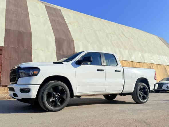 السلام عليكم 

الرجاء لحد يراسل يكول تراوس للبيع فقط 

                     2024       RAM   TRADESMAN

ماشيه   25   الف 

بدون ايرباك ...بدون داخل..بدون شاصي 

حادثها جانبي جاملغ وباب نفر وباب خلف صبغ 

كير ومكينه شرط  .... تترقم شمالي شرط الترقيم 

السعر    197   مجال بسيط 

للإستفسار التواصل واتس ***********
